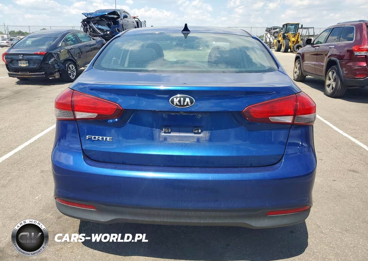 2018 Kia Forte VIN:3KPFK4A71JE272931 - 6