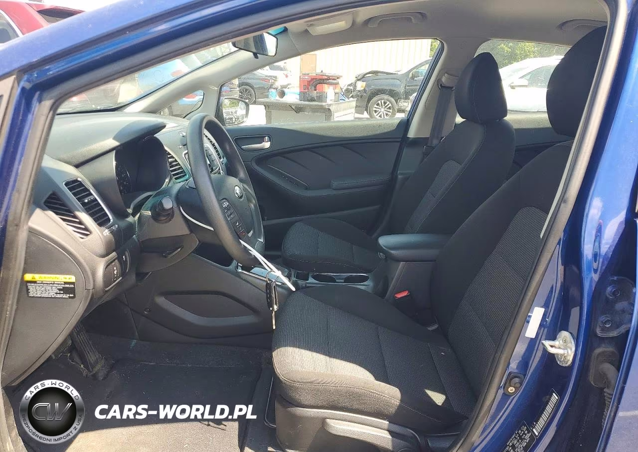 2018 Kia Forte VIN:3KPFK4A71JE272931 - 7