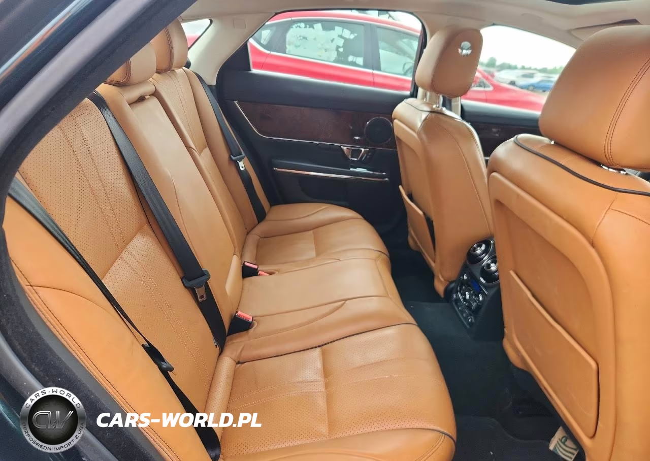 2017 Jaguar Xj VIN:SAJWJ1CD1H8W08233 - 10
