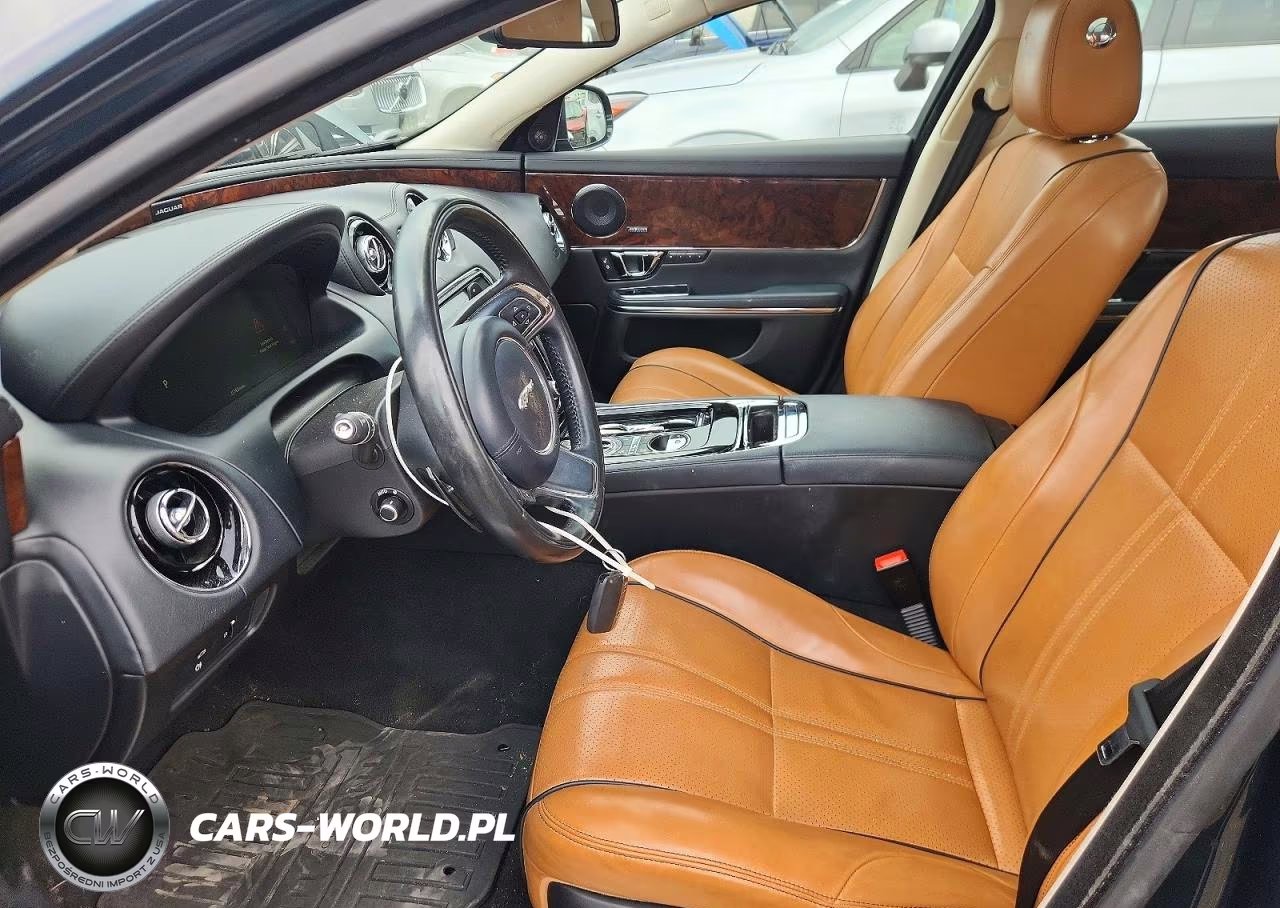 2017 Jaguar Xj VIN:SAJWJ1CD1H8W08233 - 7