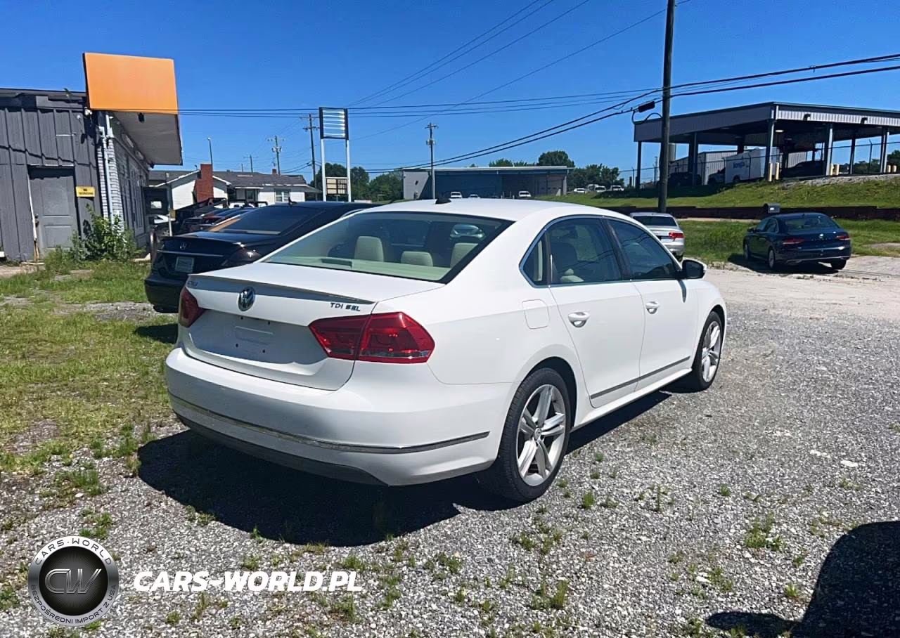 2015 Volkswagen Passat Sel VIN:1VWCV7A32FC003843 - 4