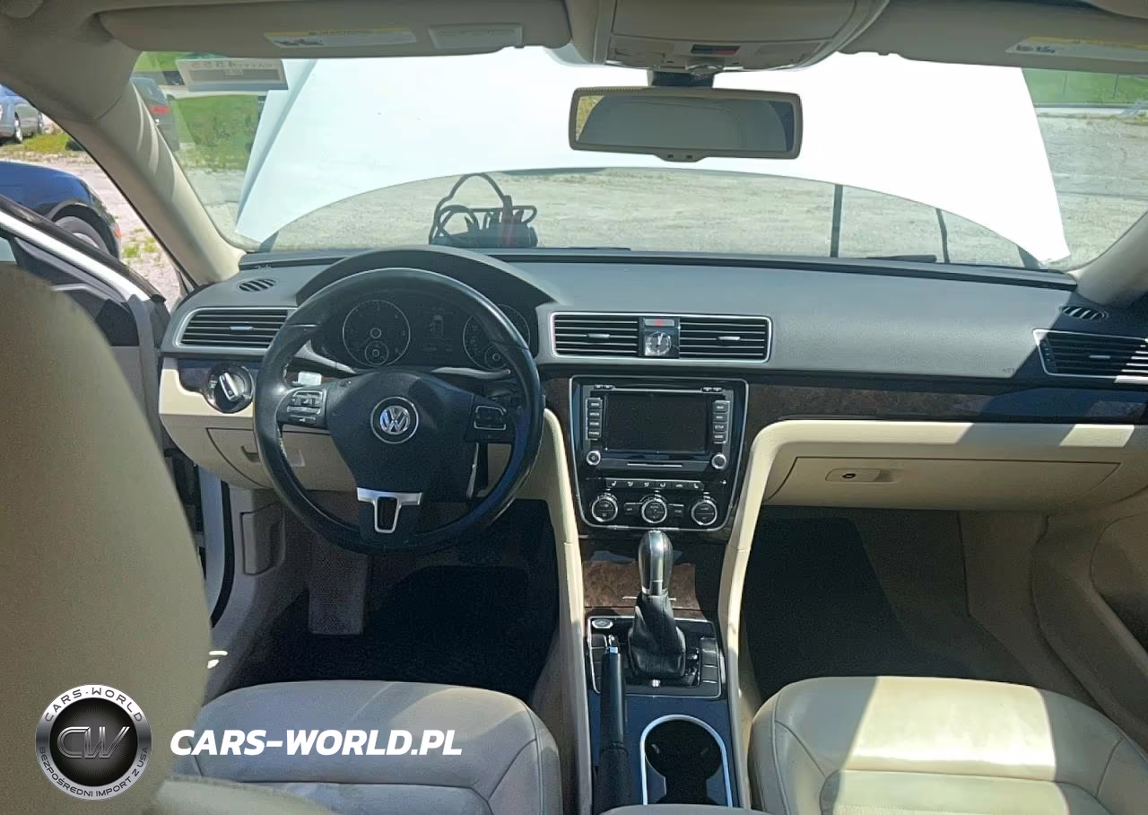 2015 Volkswagen Passat Sel VIN:1VWCV7A32FC003843 - 9