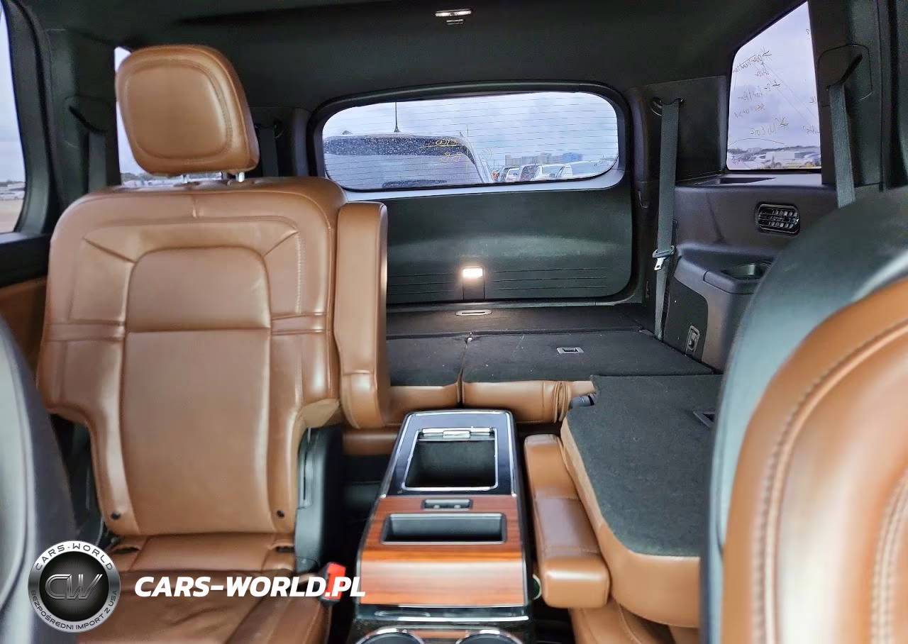 2020 Lincoln Aviator Reserve VIN:5LM5J7XC8LGL21431 - 10
