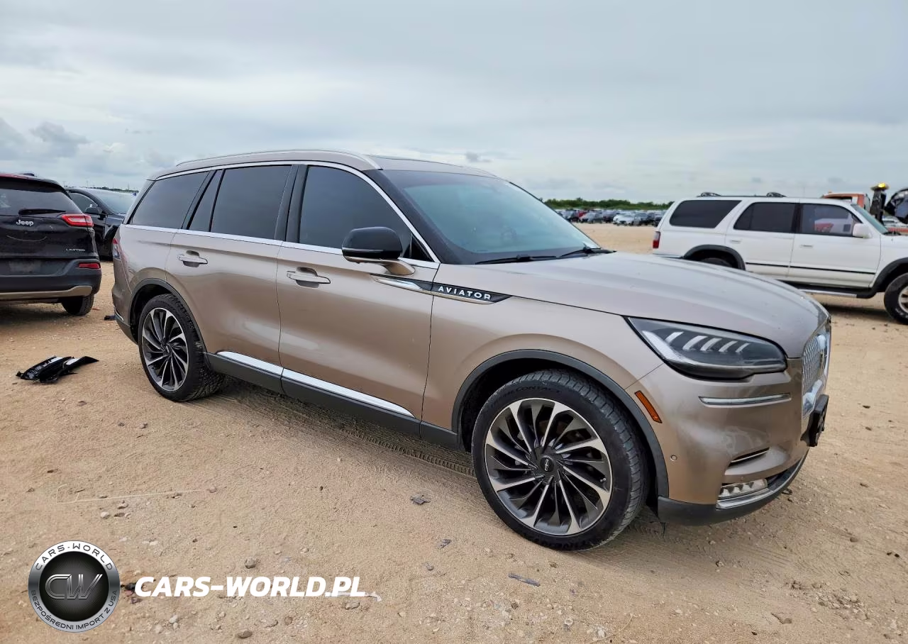 2020 Lincoln Aviator Reserve VIN:5LM5J7XC8LGL21431 - 4