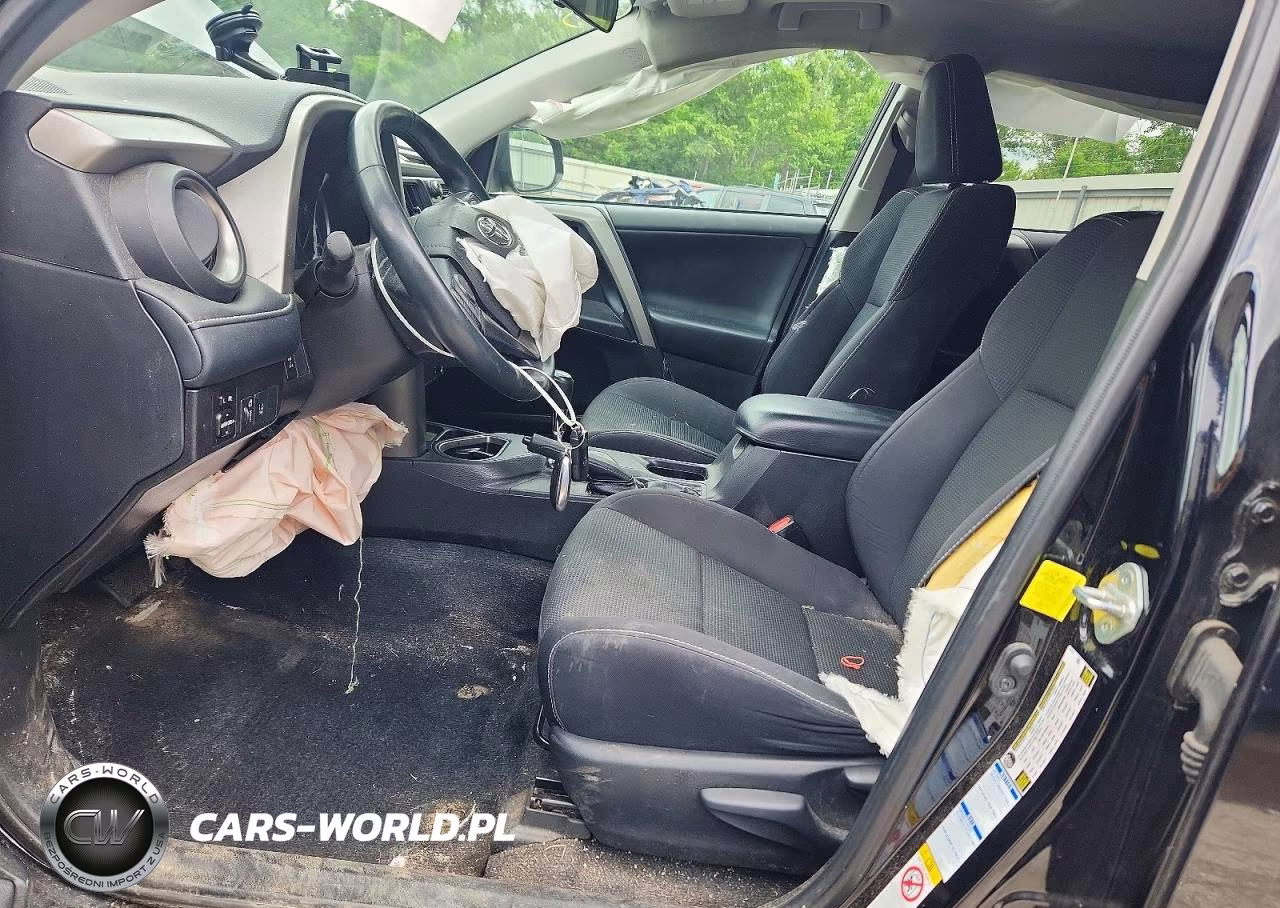 2018 Toyota Rav4 Xle VIN:2T3RFREV8JW831886 - 7