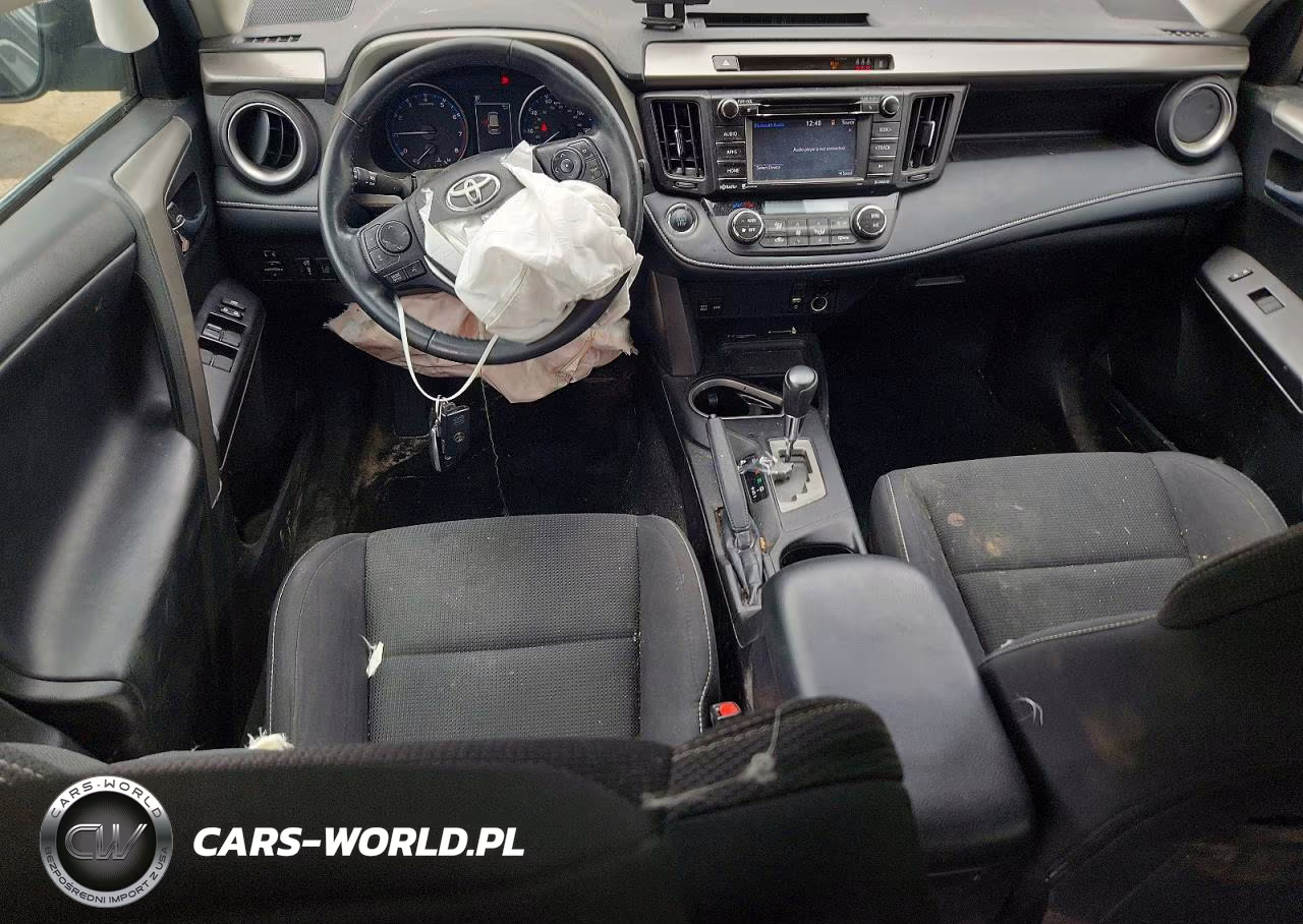 2018 Toyota Rav4 Xle VIN:2T3RFREV8JW831886 - 8