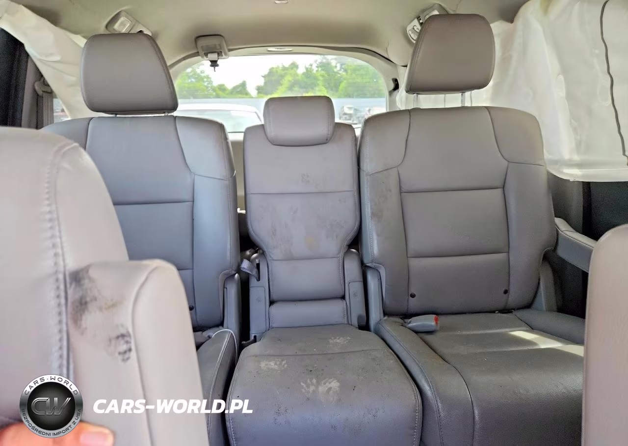 2014 Honda Odyssey Touring VIN:5FNRL5H93EB126067 - 10