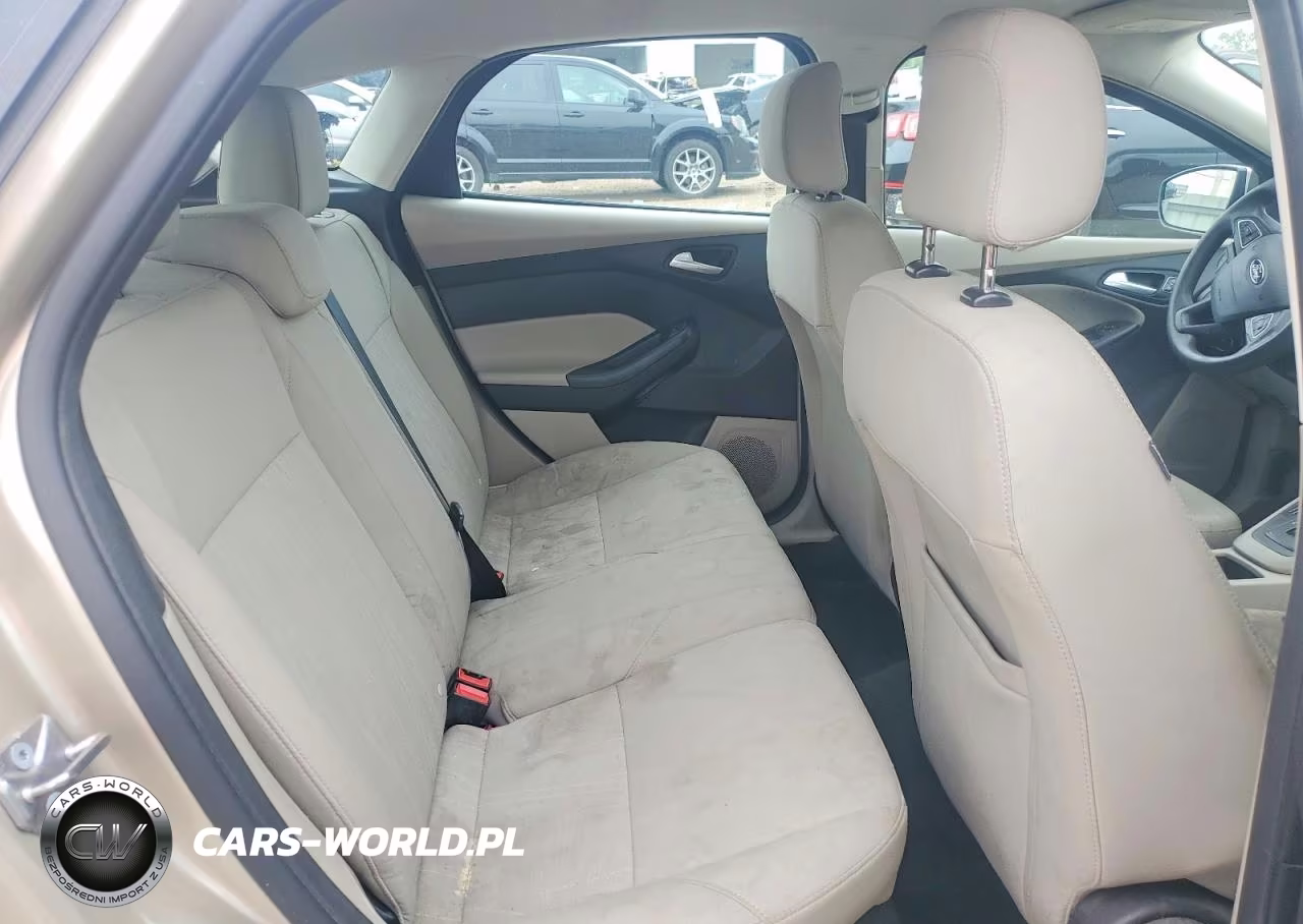 2018 Ford Focus Se VIN:1FADP3K26JL206619 - 10