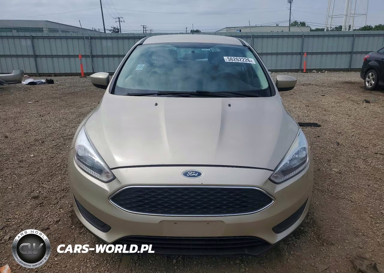 2018 Ford Focus Se VIN:1FADP3K26JL206619 - 5