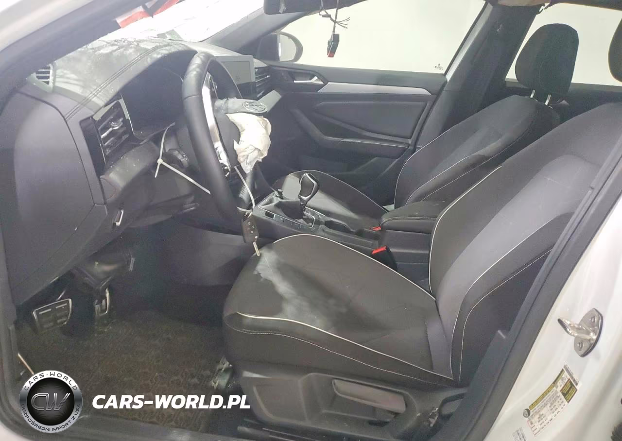 2025 Volkswagen Jetta Sport VIN:3VWBX7BU3SM079299 - 7