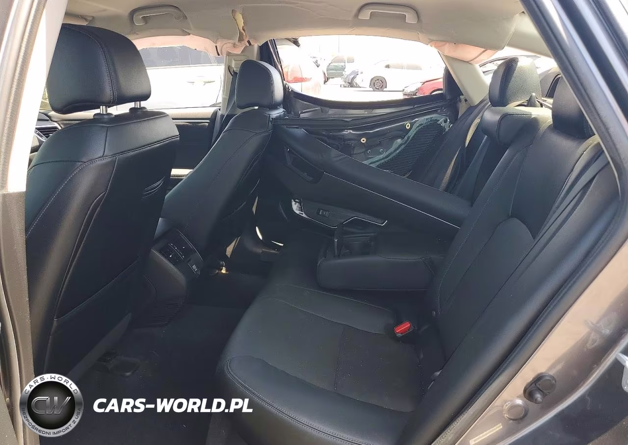 2018 Honda Clarity Touring VIN:JHMZC5F37JC007300 - 10