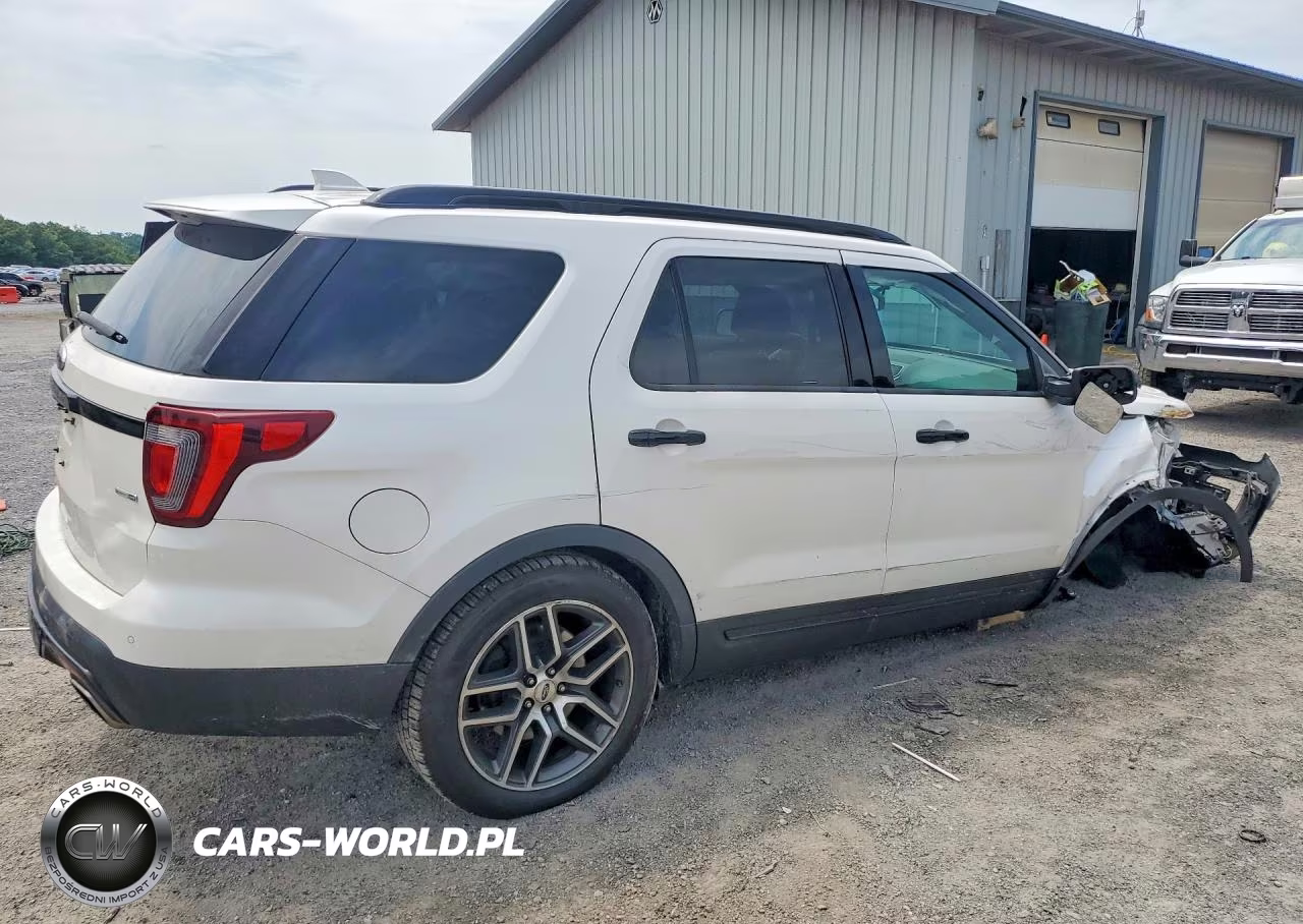 2017 Ford Explorer Sport VIN:1FM5K8GT7HGA30884 - 3