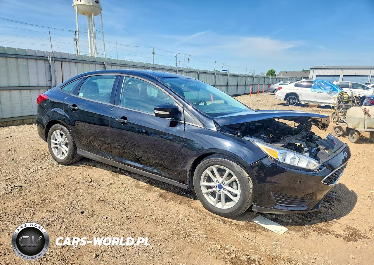 2016 Ford Focus Se VIN:1FADP3F25GL390292 - 4