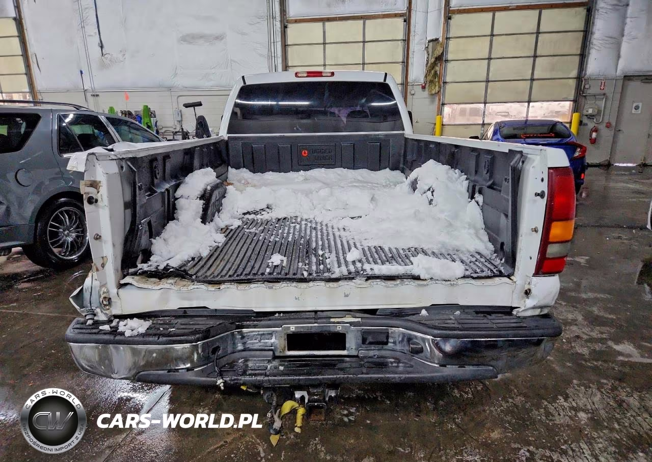 2003 GMC Sierra C2500 Heavy Duty VIN:1GTHC23193F217672 - 6