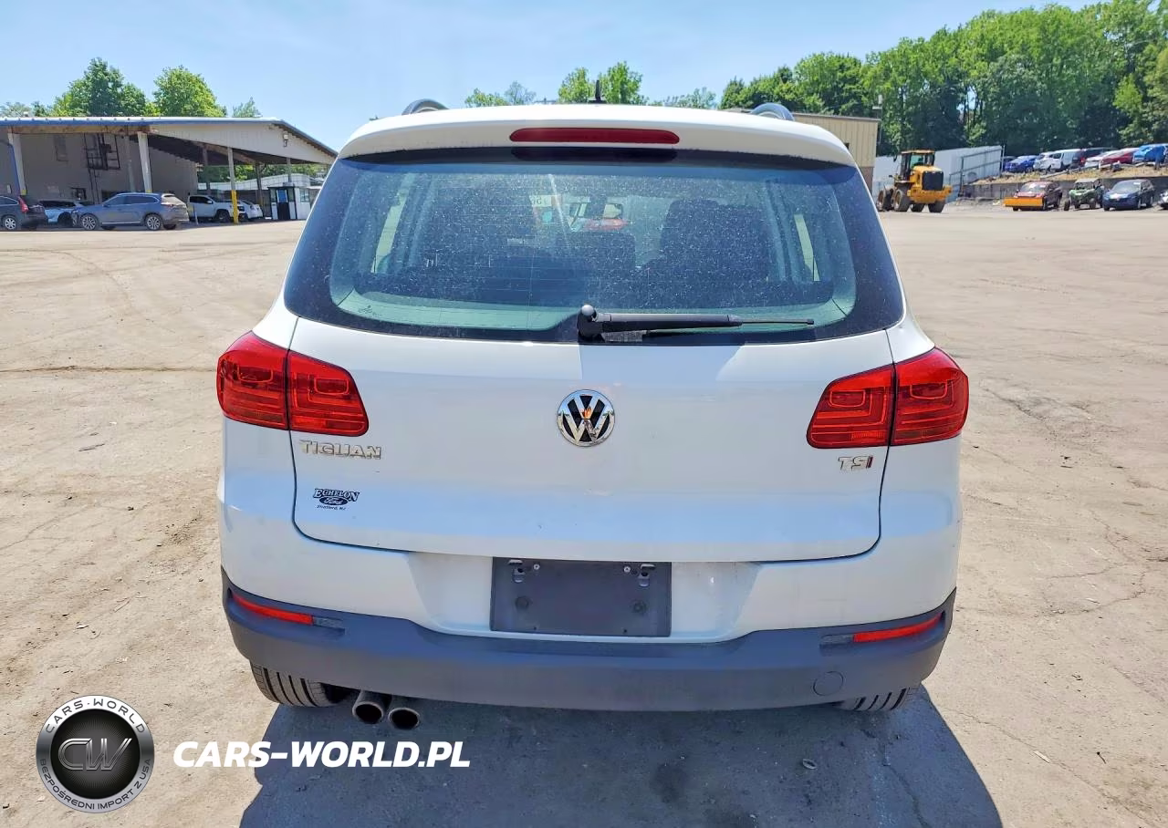 2016 Volkswagen Tiguan S VIN:WVGAV7AX6GW570176 - 6