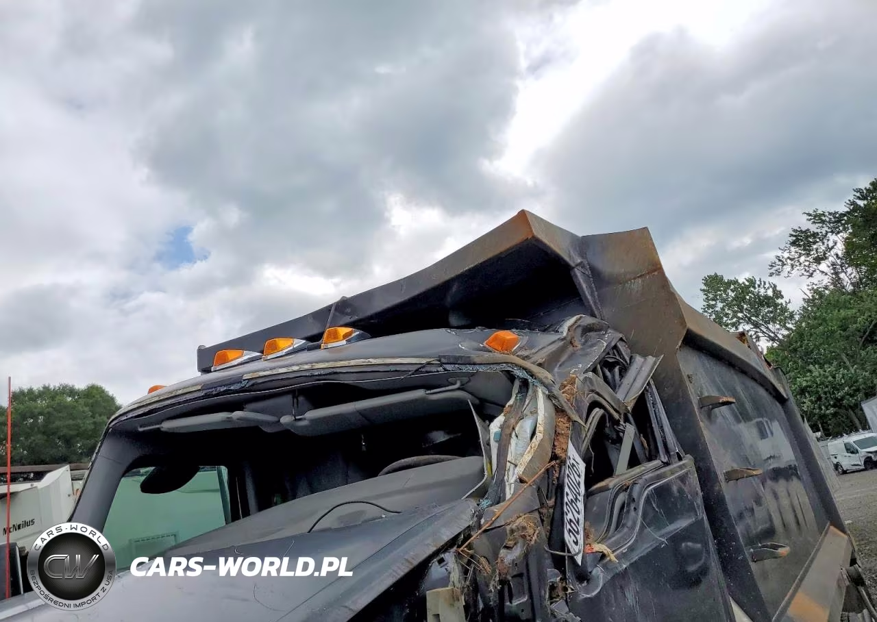 2017 Kenworth T680 Dump Truck VIN:1XKYDP9X1HJ146630 - 10