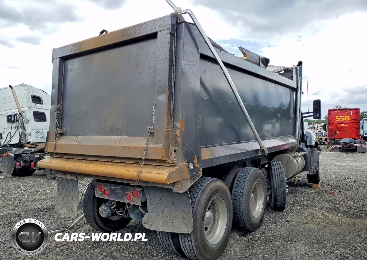 2017 Kenworth T680 Dump Truck VIN:1XKYDP9X1HJ146630 - 4