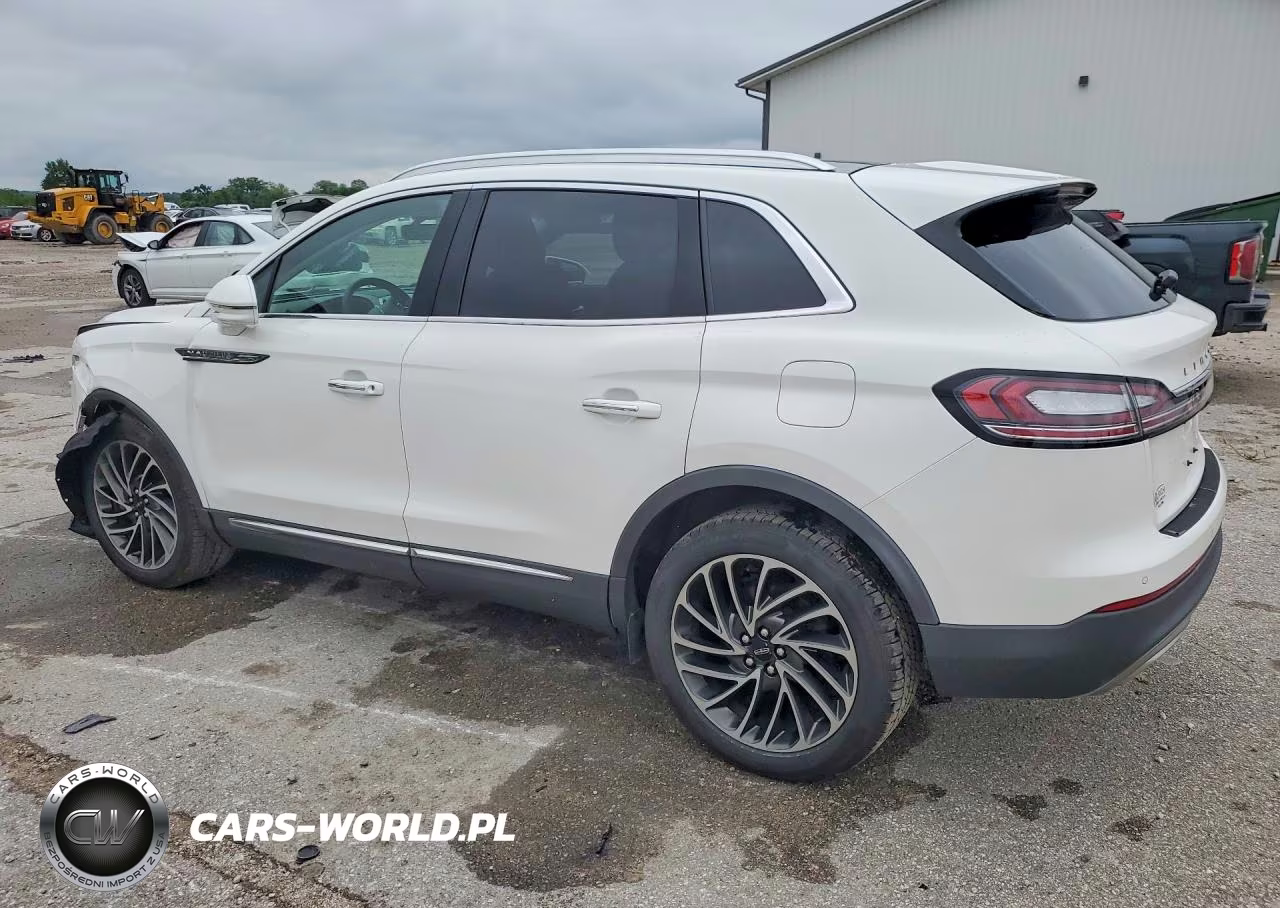 2020 Lincoln Nautilus Reserve VIN:2LMPJ8K92LBL15892 - 2
