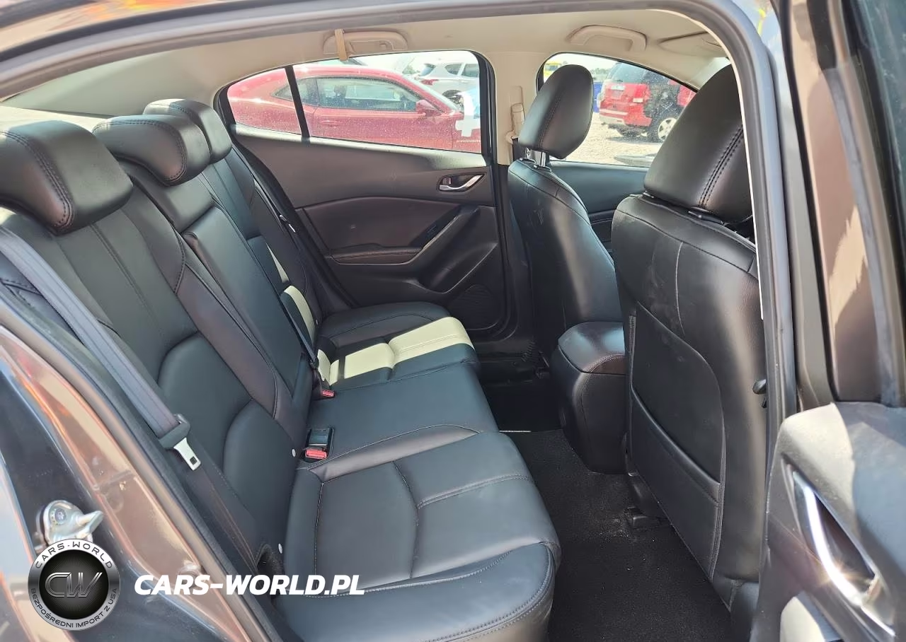 2018 Mazda 3 Touring VIN:3MZBN1V31JM263256 - 10
