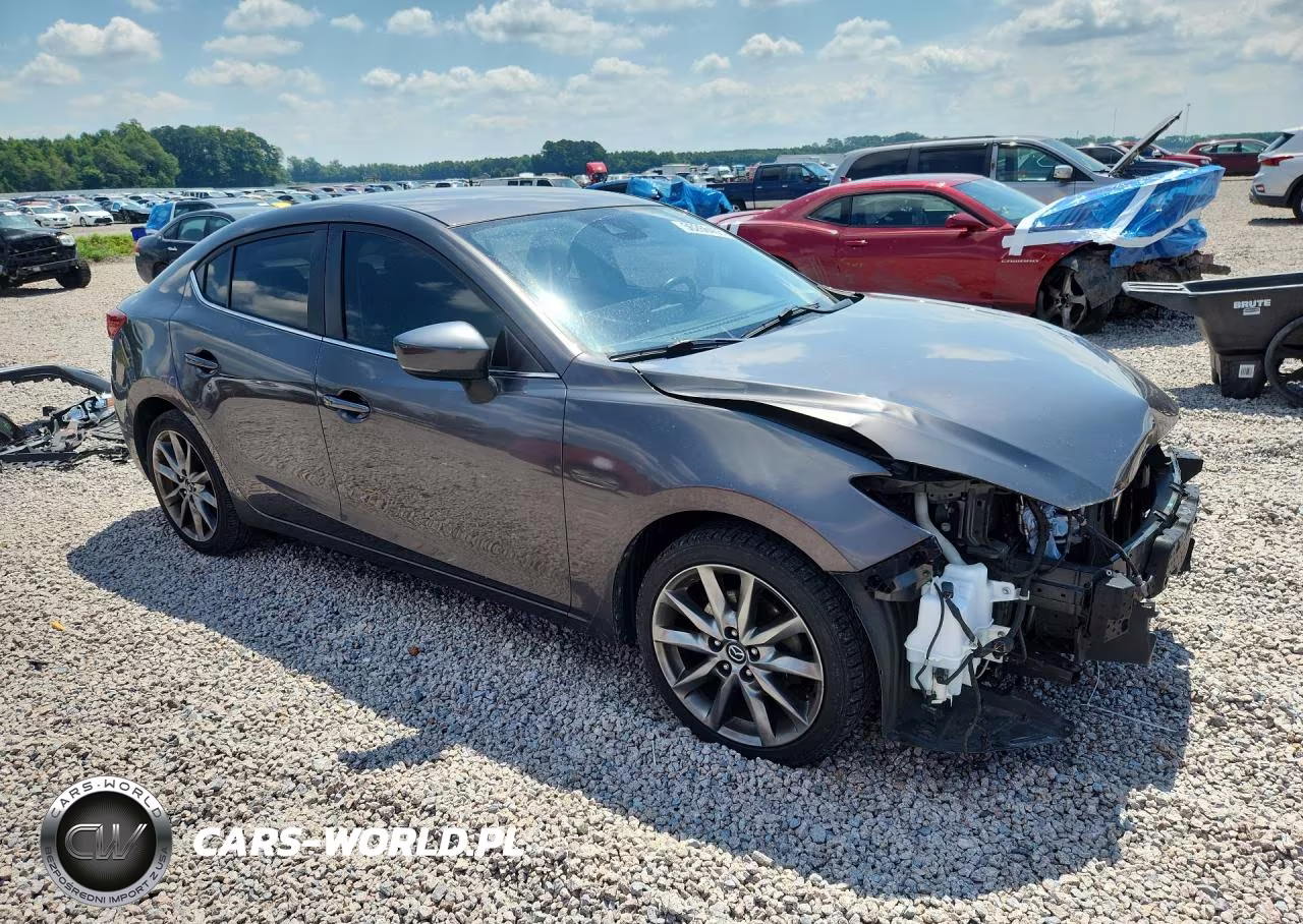 2018 Mazda 3 Touring VIN:3MZBN1V31JM263256 - 4