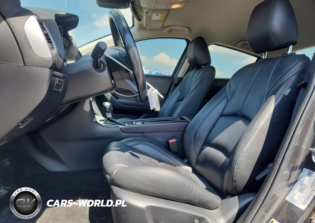 2018 Mazda 3 Touring VIN:3MZBN1V31JM263256 - 7