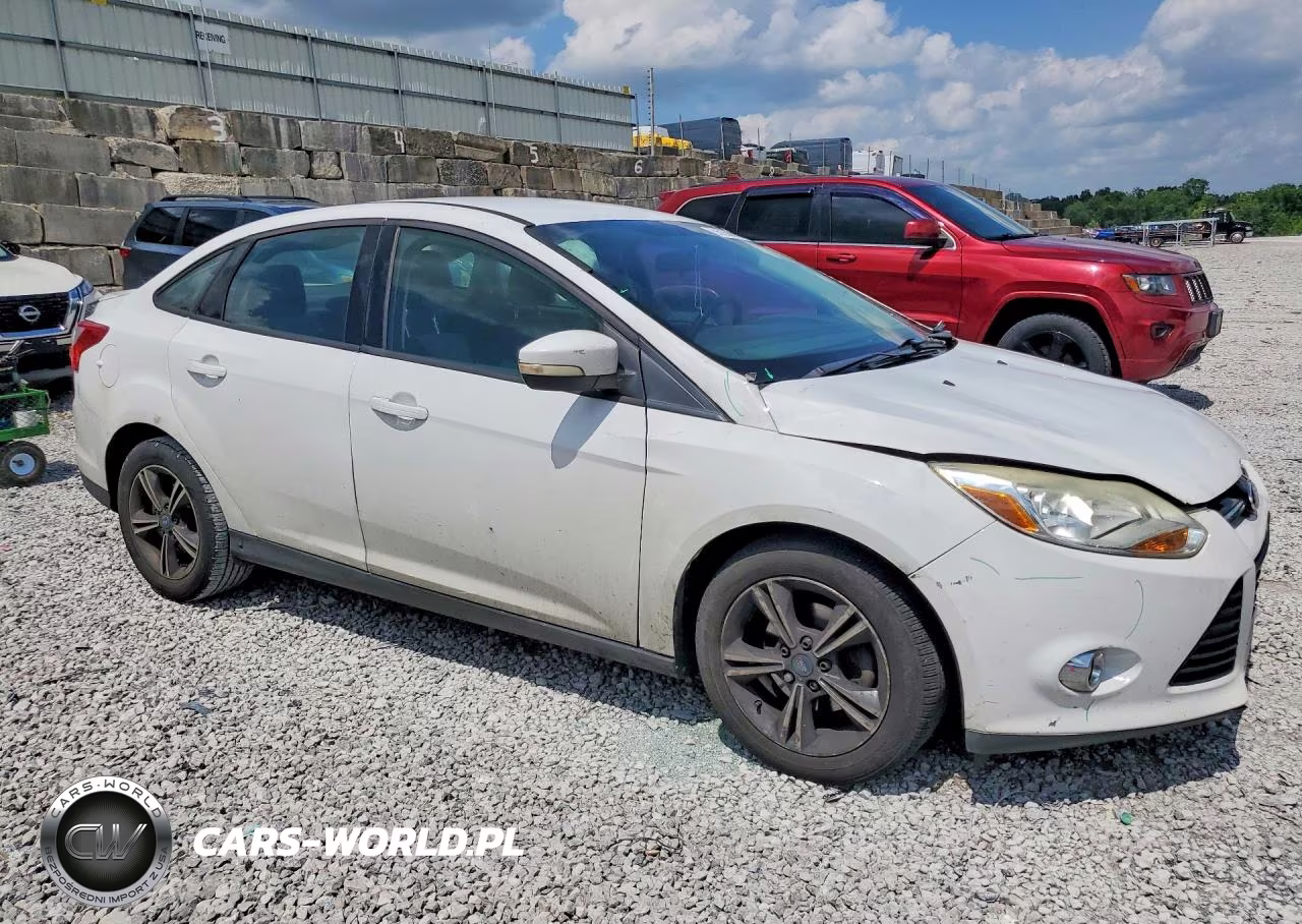 2012 Ford Focus Se VIN:1FAHP3F25CL233194 - 4