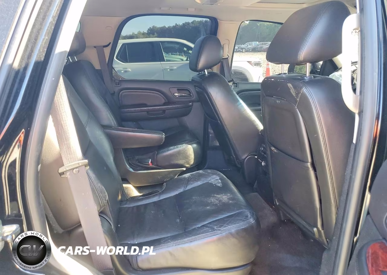2010 Cadillac Escalade Luxury VIN:1GYUKBEF7AR213636 - 11