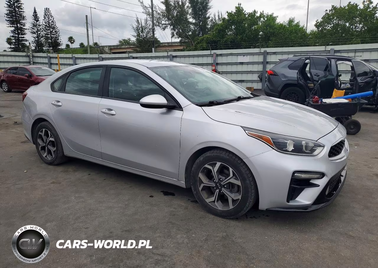 2019 Kia Forte Lxs VIN:3KPF24ADXKE090832 - 4