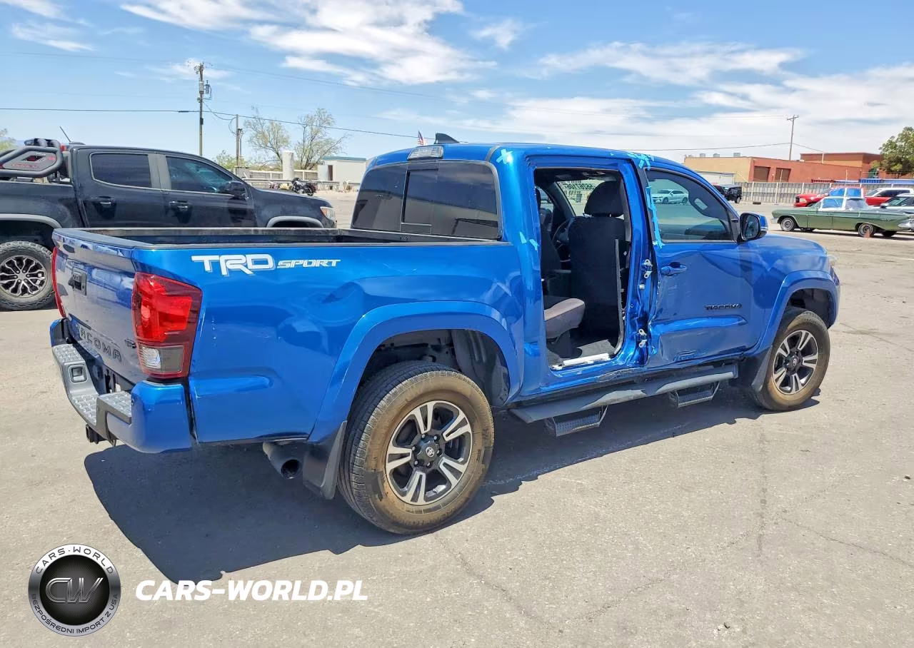 2018 Toyota Tacoma Trd Sport VIN:5TFAZ5CN7JX064639 - 3