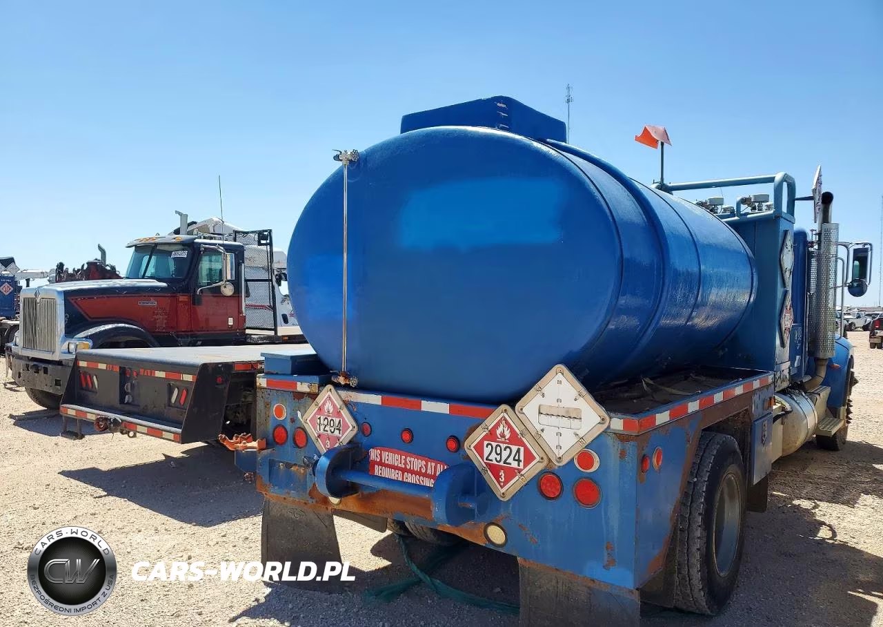 2014 Peterbilt 337 Fuel Truck VIN:2NP2HJ7X5EM225379 - 4