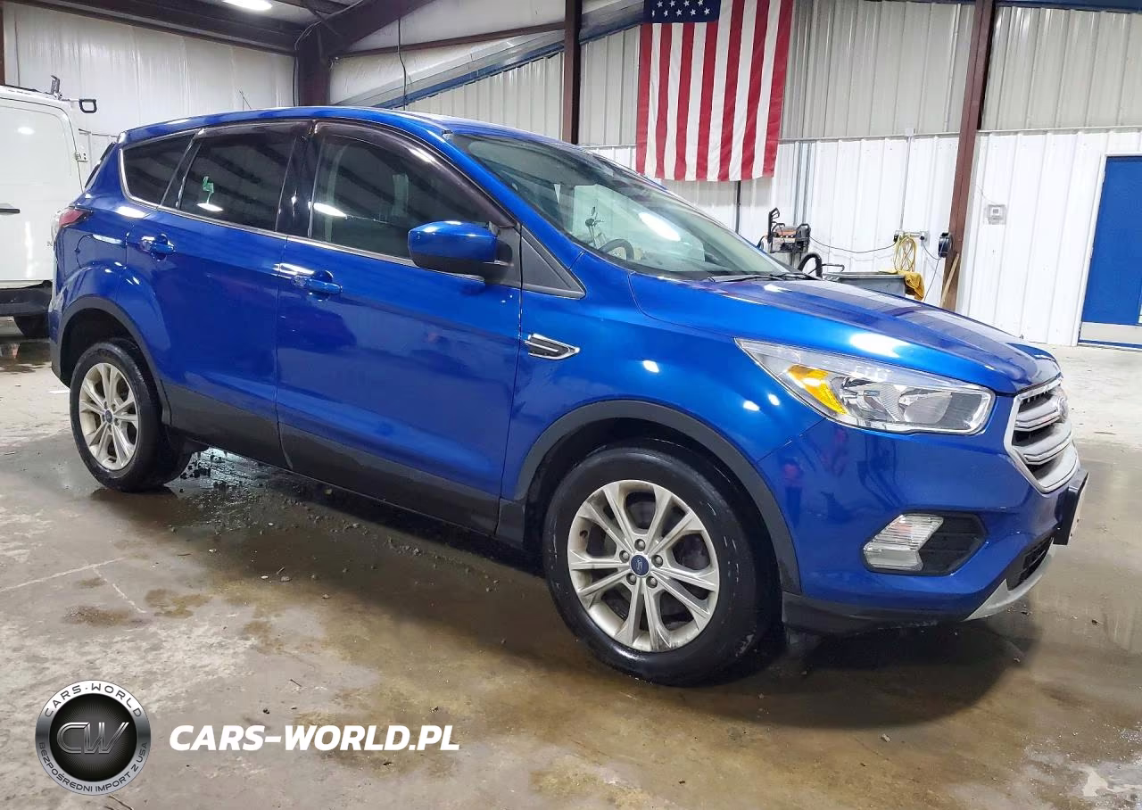2017 Ford Escape Se VIN:1FMCU9GDXHUD36642 - 4