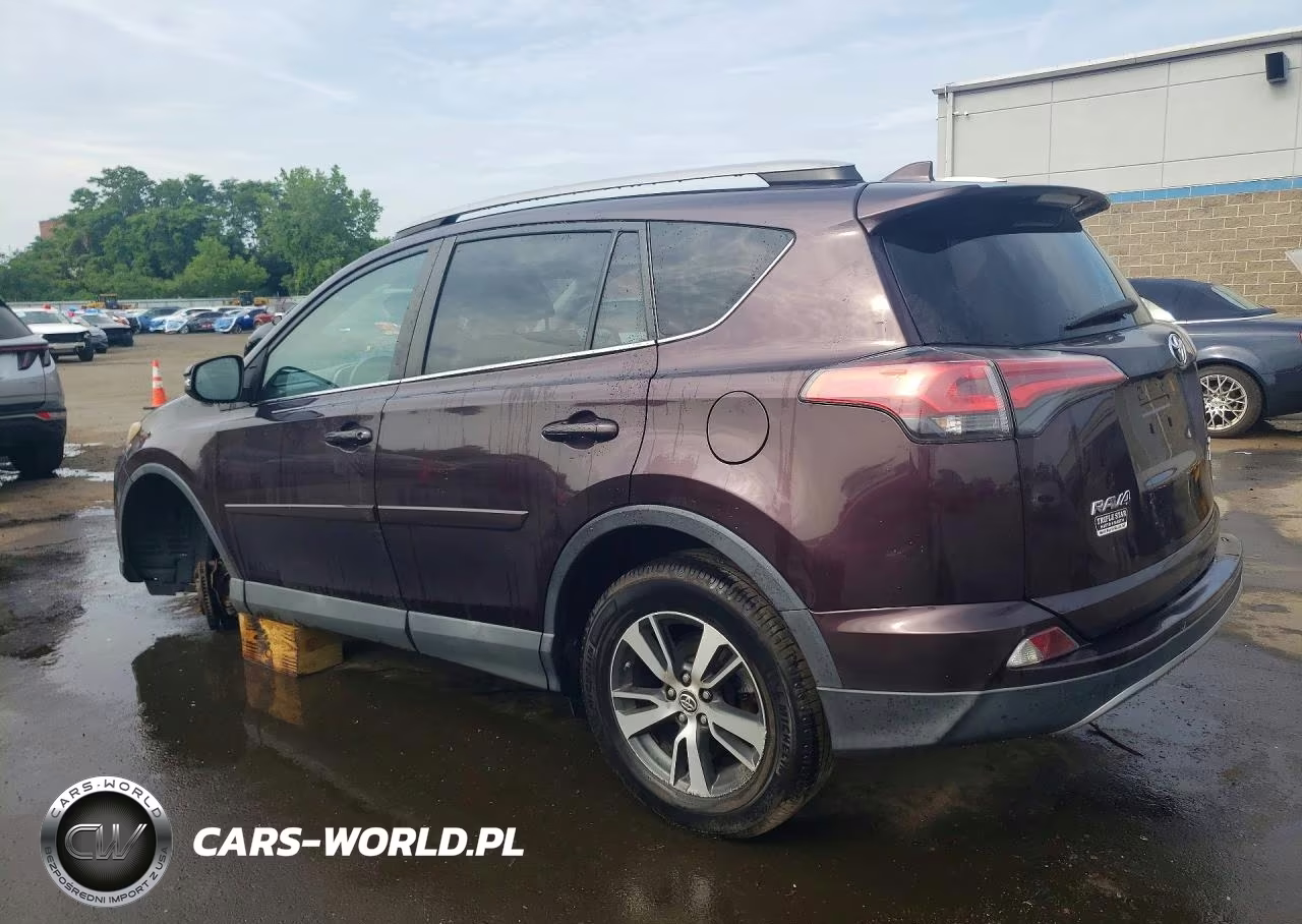 2018 Toyota Rav4 Xle VIN:2T3RFREV4JW812817 - 2