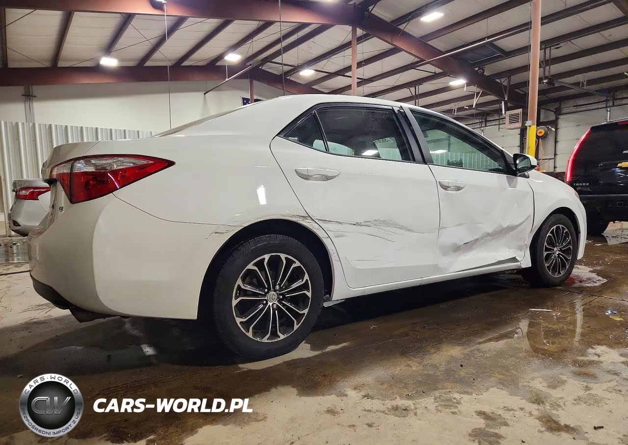 2016 Toyota Corolla Le VIN:2T1BURHE6GC717827 - 3