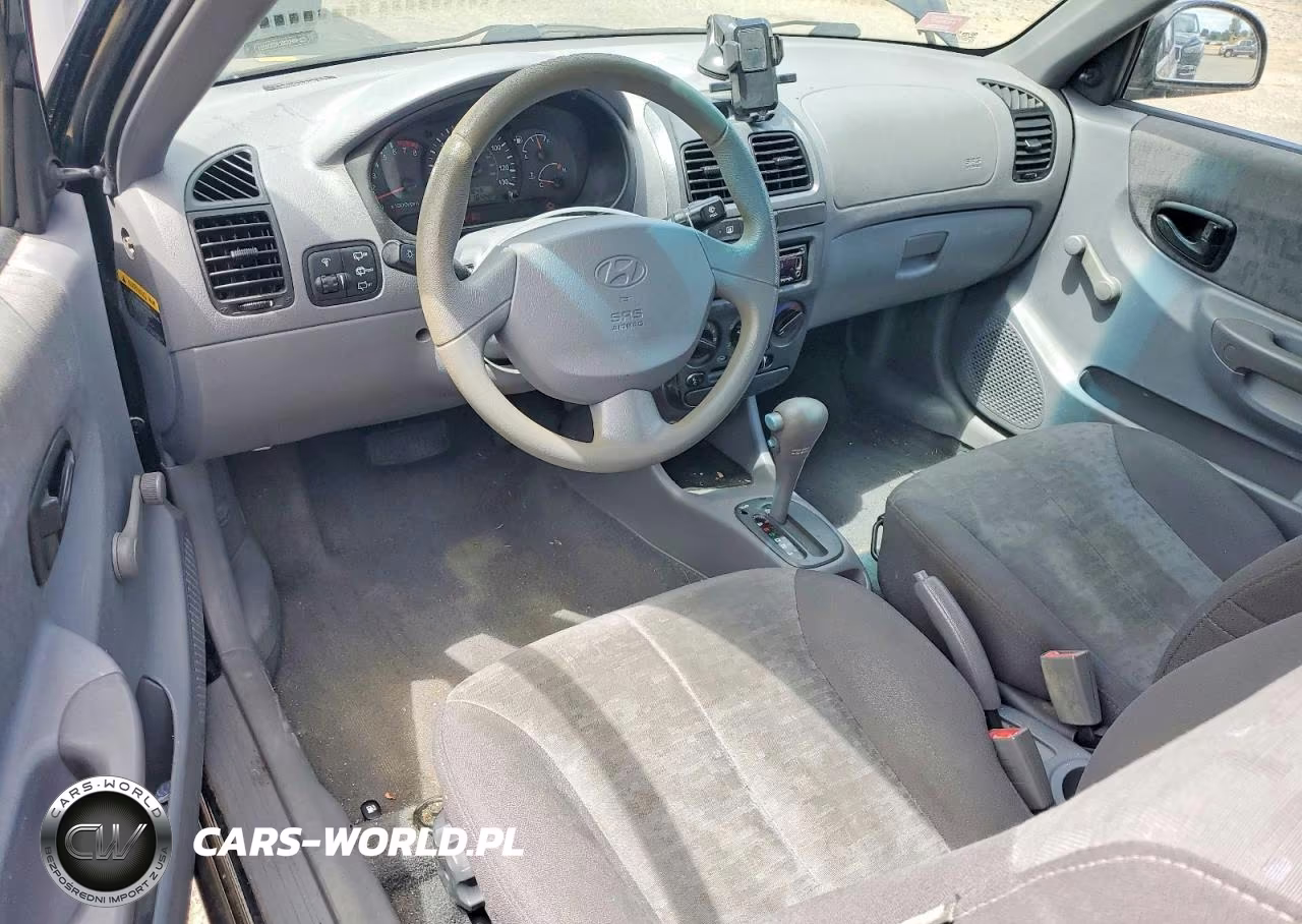 2005 Hyundai Accent Gs VIN:KMHCG35C95U330261 - 8