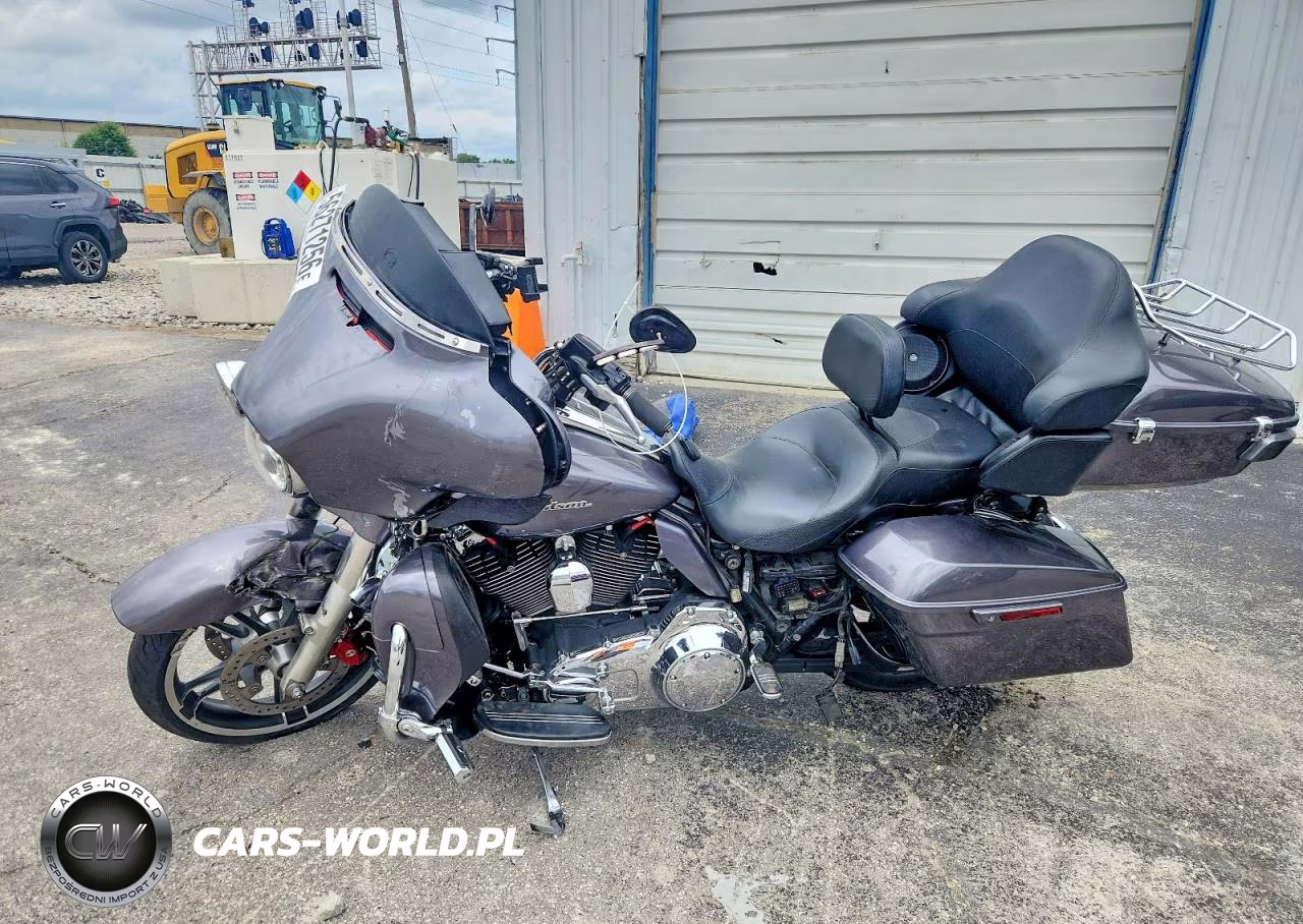 2014 Harley-Davidson Flhx Street Glide VIN:1HD1KBM1XEB705122 - 3