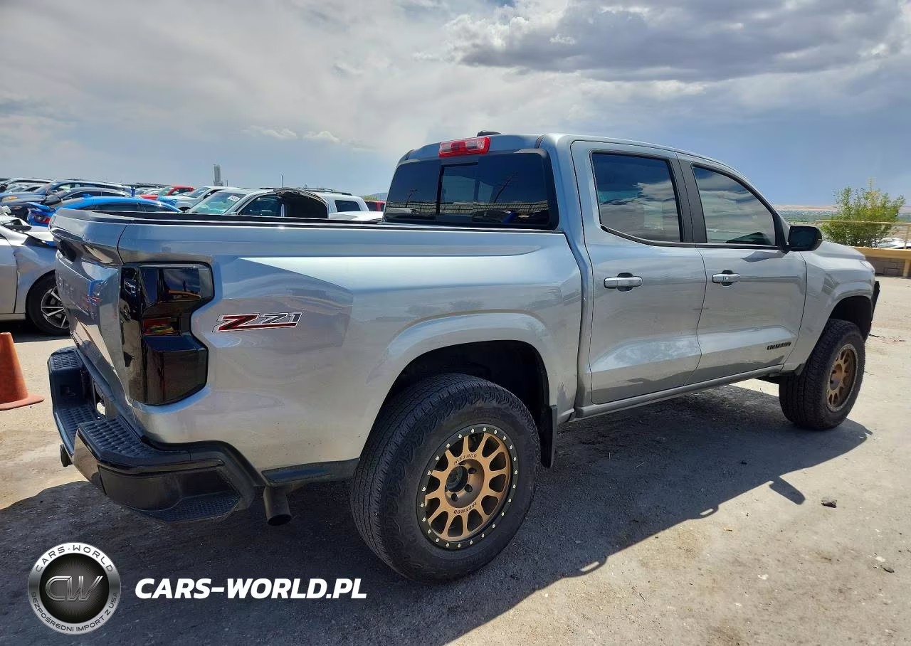 2024 Chevrolet Colorado Z71 VIN:1GCPTDEK9R1112911 - 3