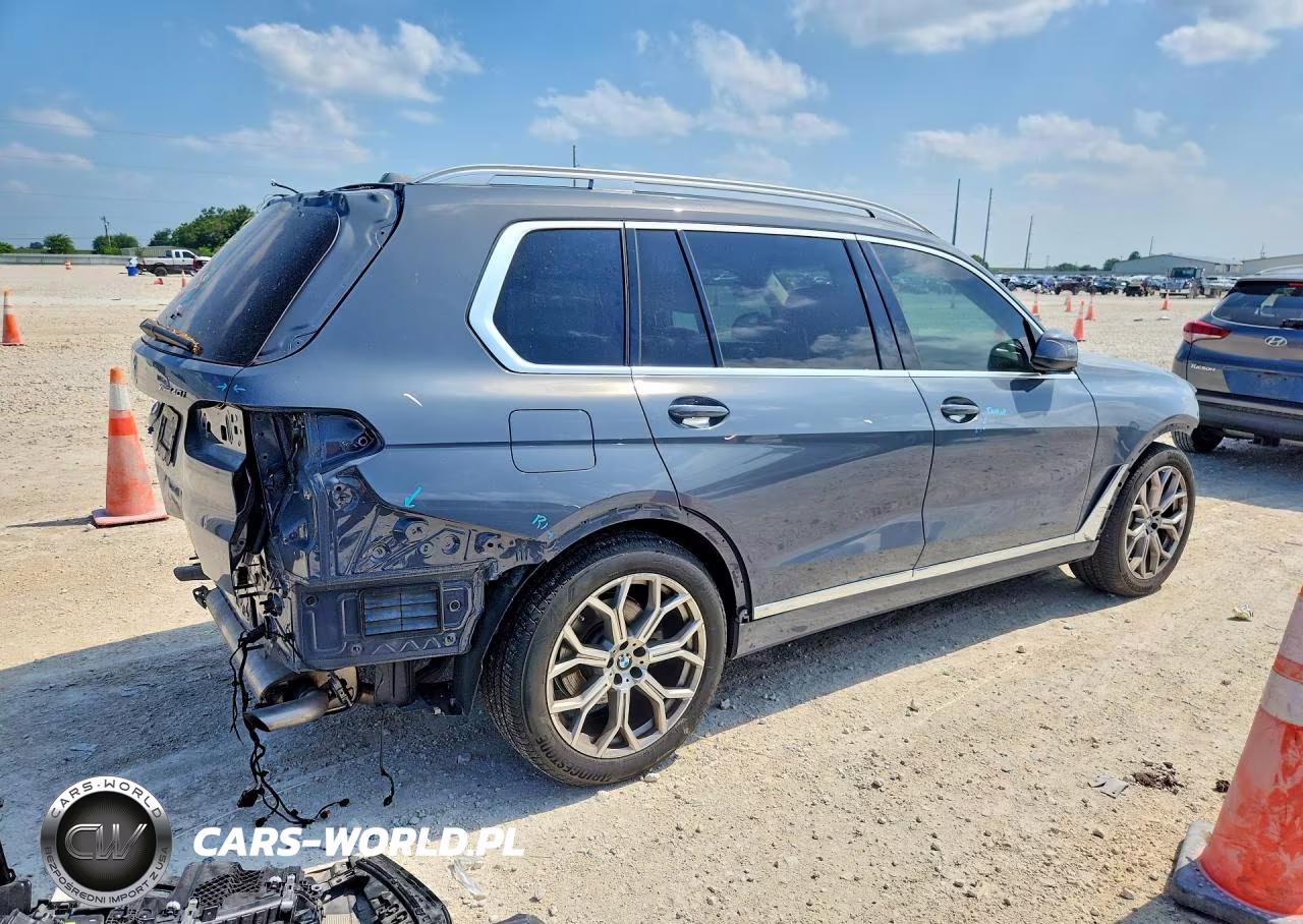 2024 BMW X7 xDrive40I VIN:5UX23EM0XR9S99737 - 3