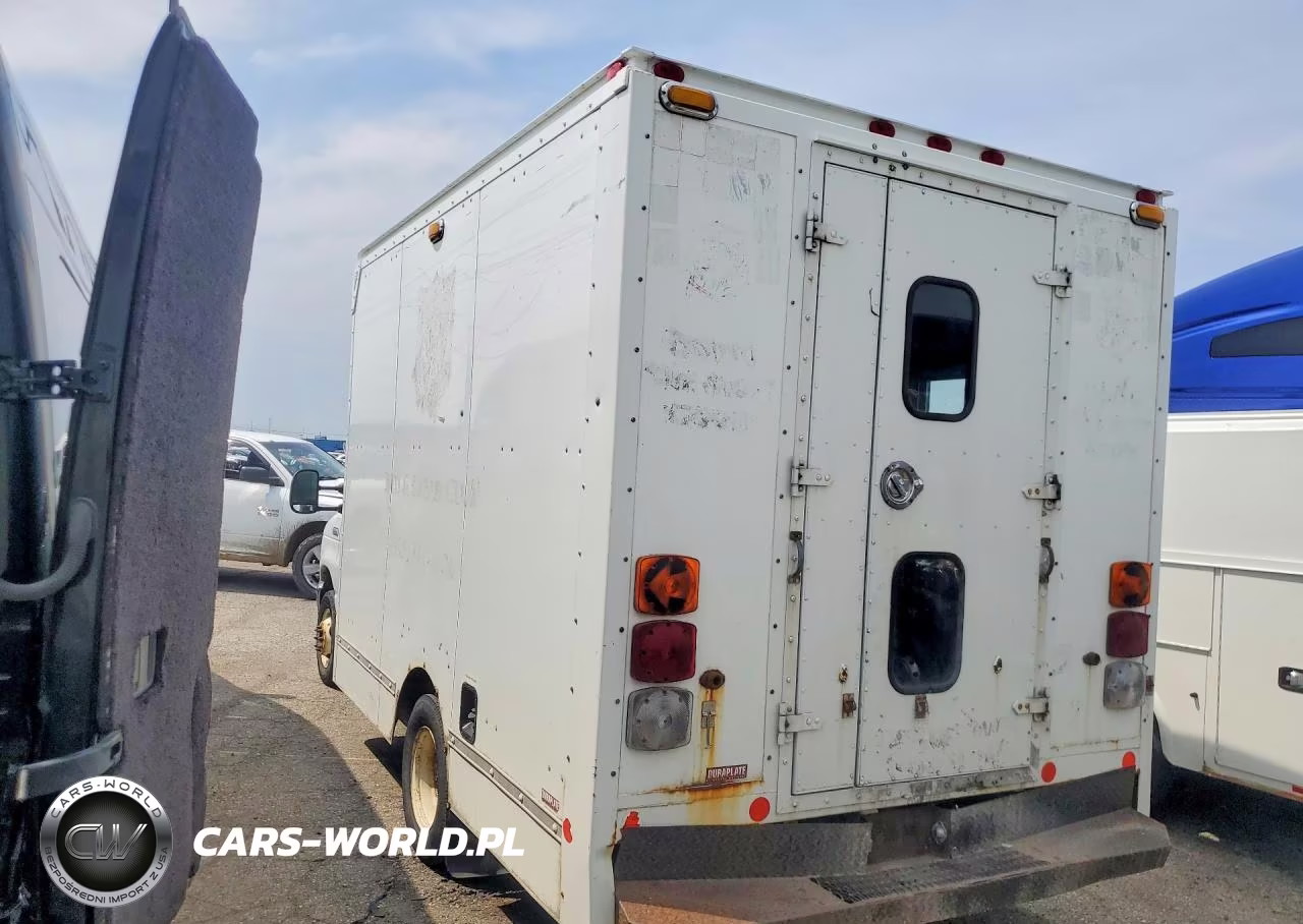 2008 Ford Econoline E350 Super Duty Cutaway Van VIN:1FDWE35LX8DB55185 - 2