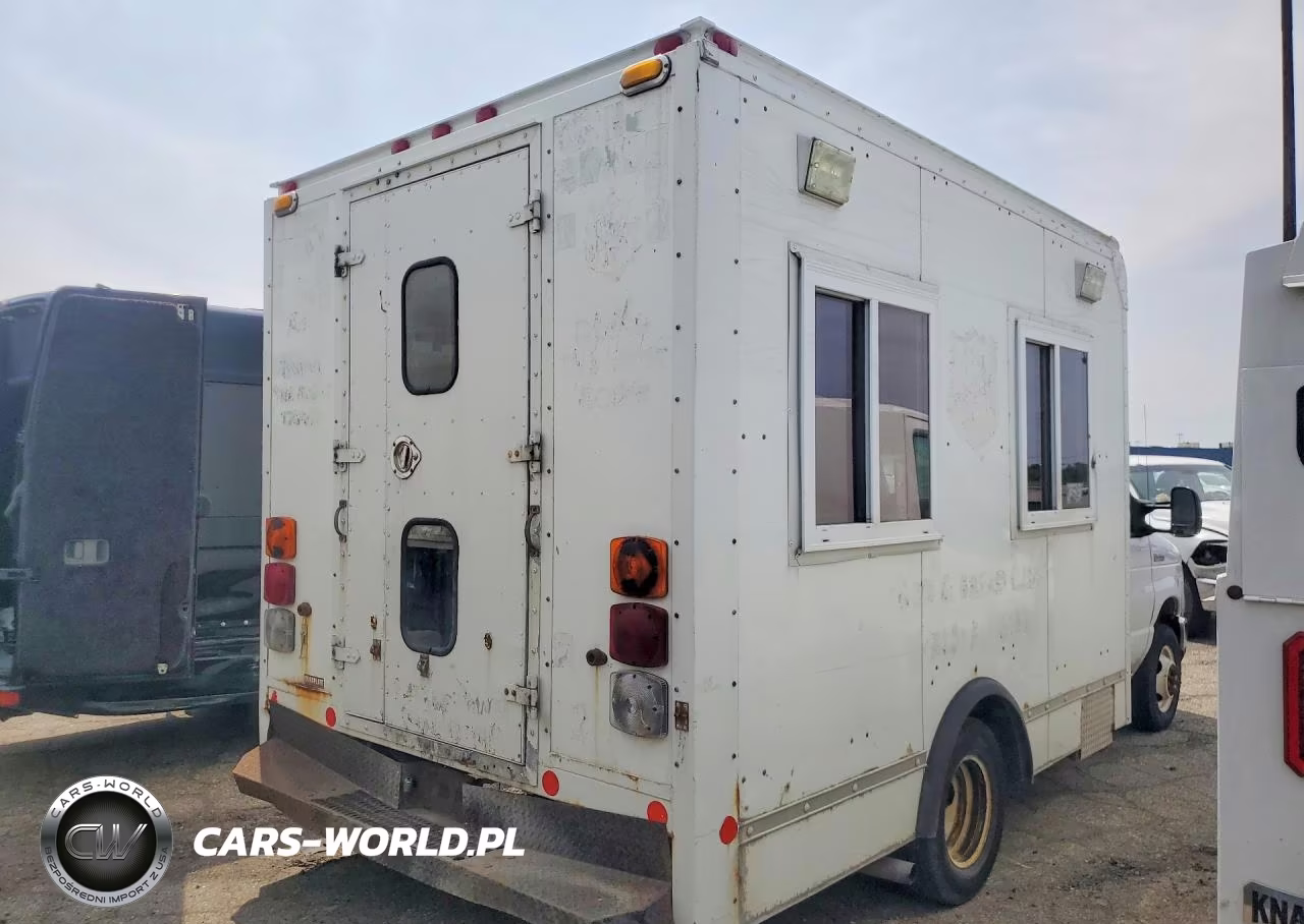 2008 Ford Econoline E350 Super Duty Cutaway Van VIN:1FDWE35LX8DB55185 - 3