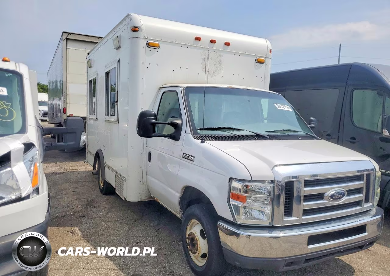 2008 Ford Econoline E350 Super Duty Cutaway Van VIN:1FDWE35LX8DB55185 - 4