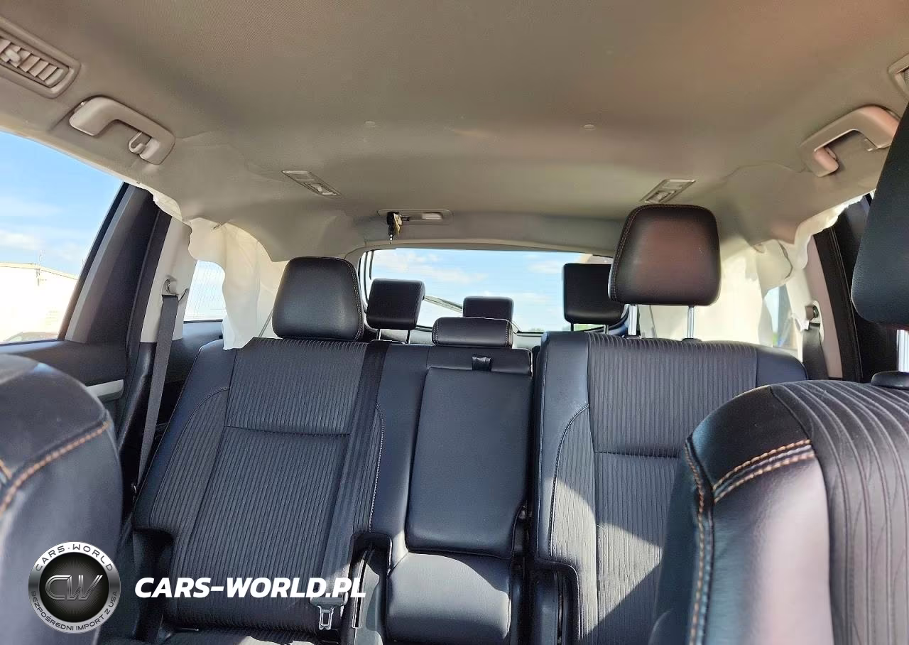 2018 Toyota Highlander Le Plus VIN:5TDZZRFH1JS248951 - 10