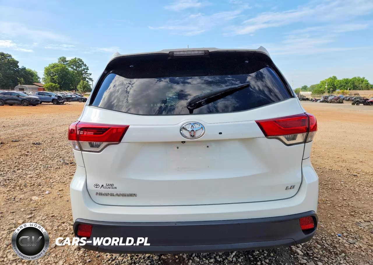 2018 Toyota Highlander Le Plus VIN:5TDZZRFH1JS248951 - 6