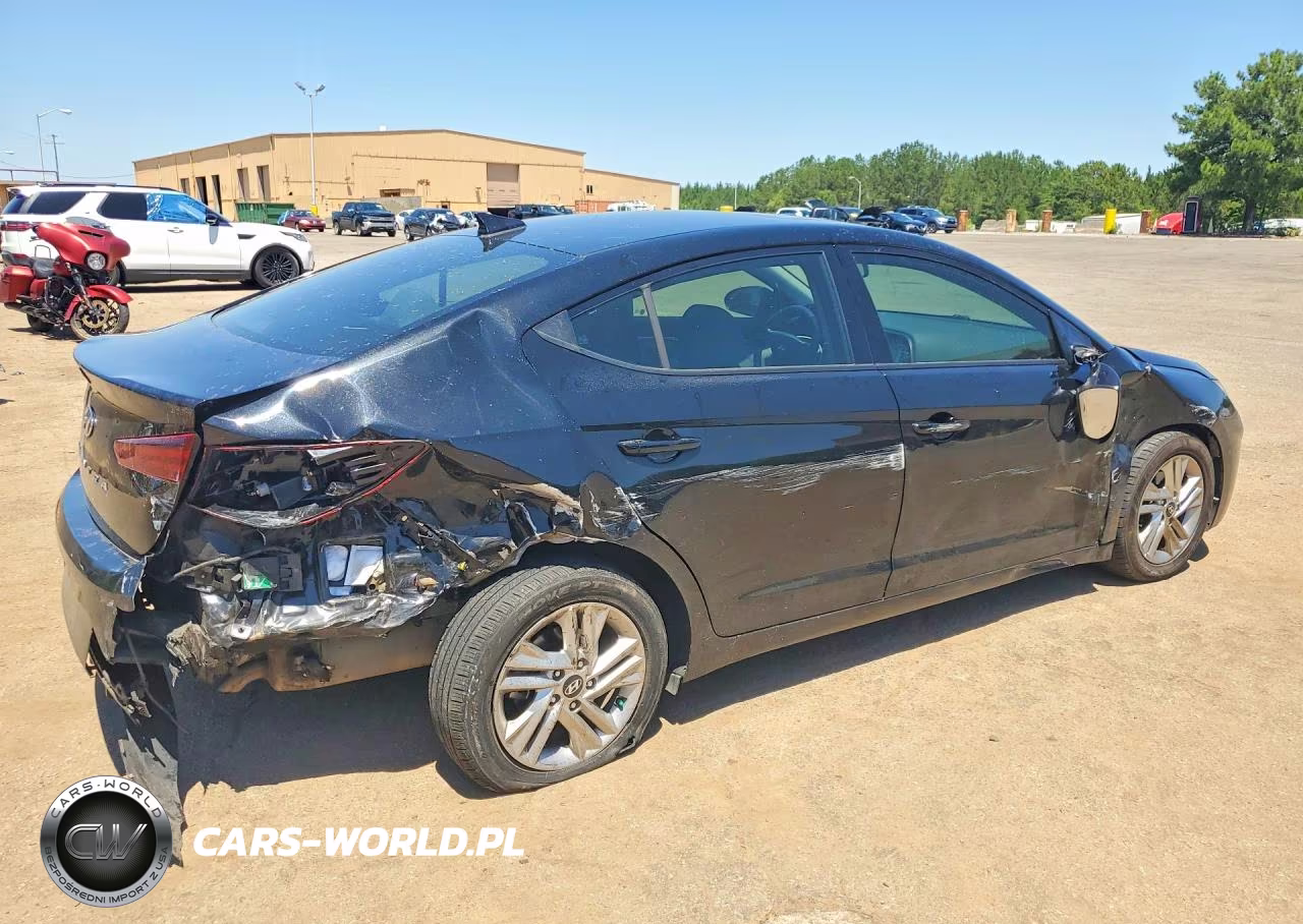 2019 Hyundai Elantra Value Edition VIN:5NPD84LF8KH455069 - 3