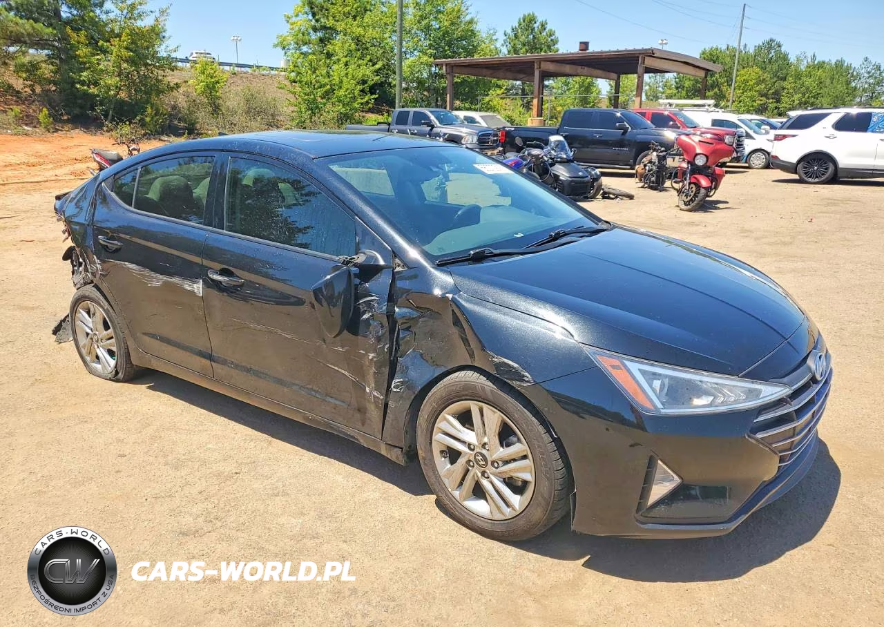 2019 Hyundai Elantra Value Edition VIN:5NPD84LF8KH455069 - 4