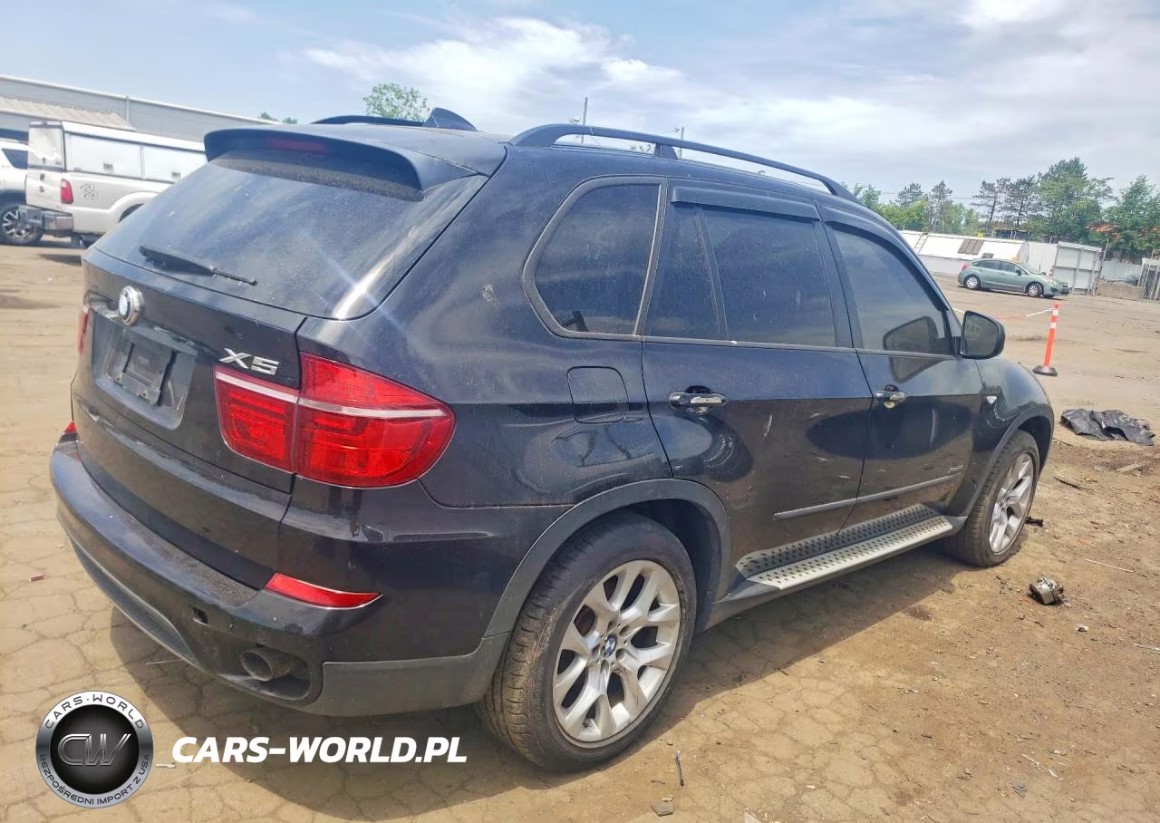 2012 BMW X5 xDrive35I VIN:5UXZV4C57CL747393 - 3