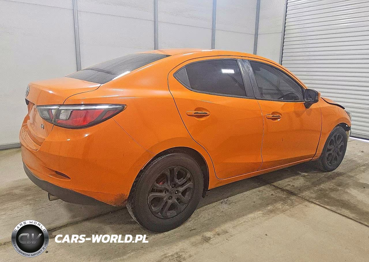 2018 Toyota Yaris Ia Base VIN:3MYDLBYV0JY323185 - 3