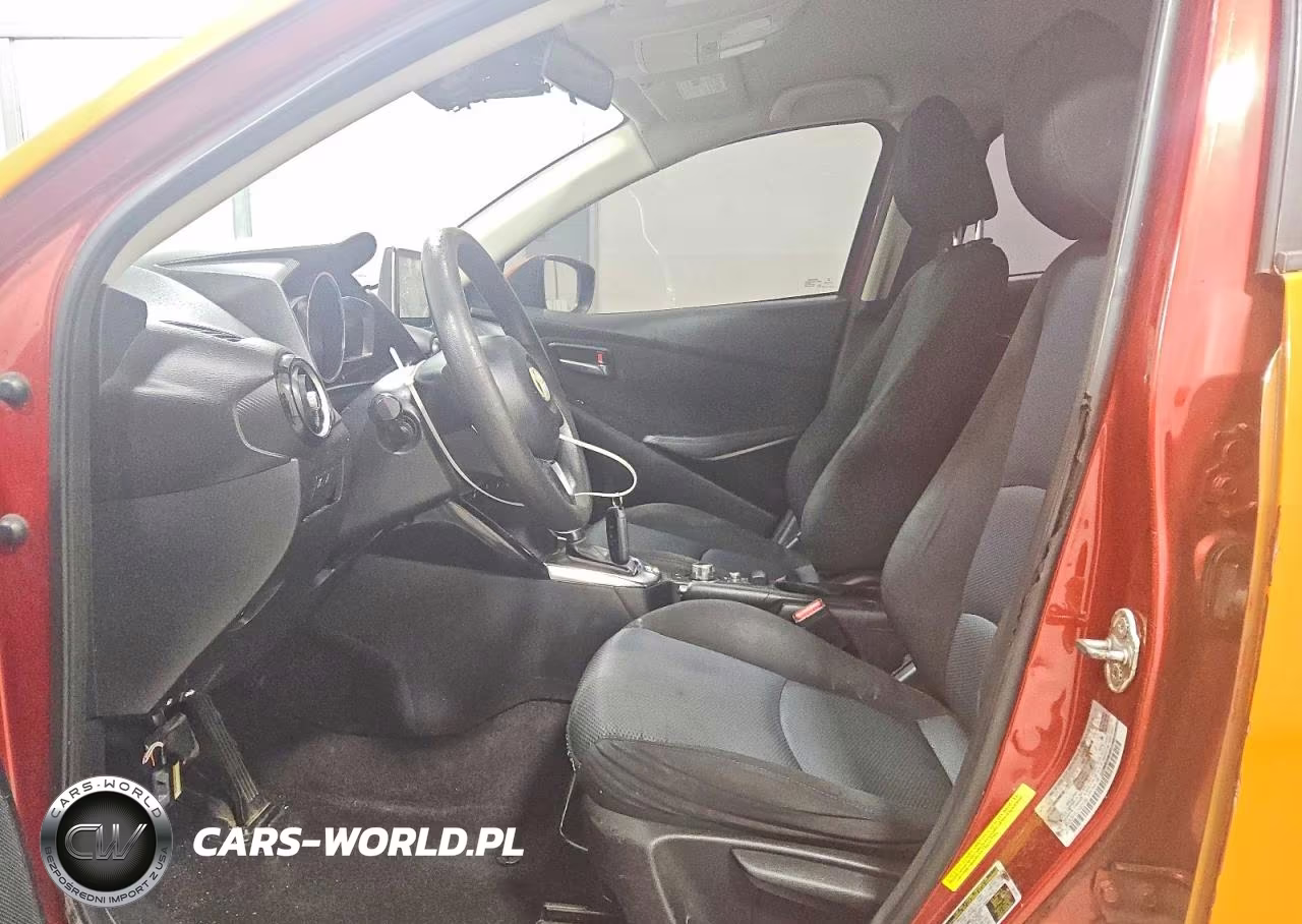2018 Toyota Yaris Ia Base VIN:3MYDLBYV0JY323185 - 7