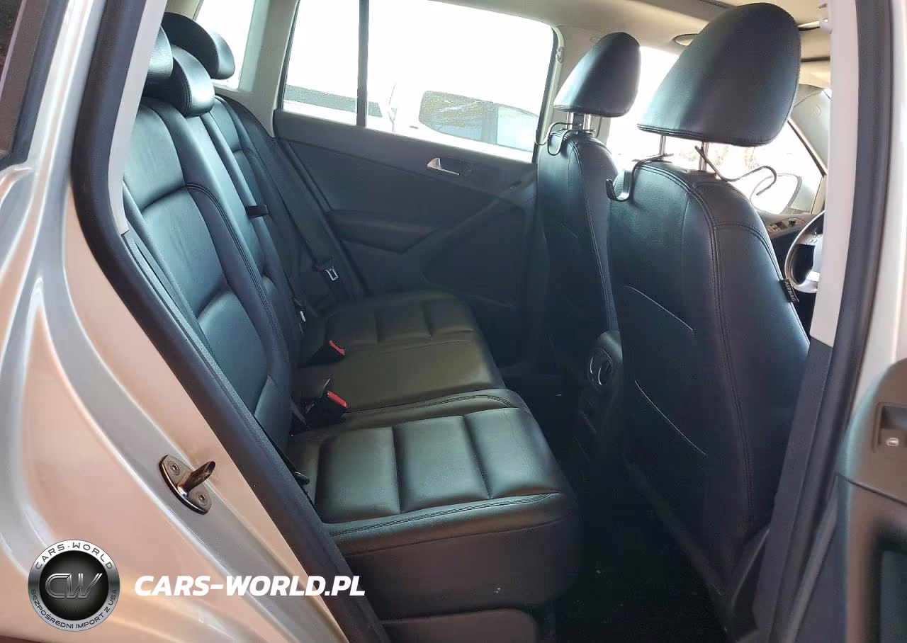 2010 Volkswagen Tiguan Se VIN:WVGBV7AX5AW524754 - 11