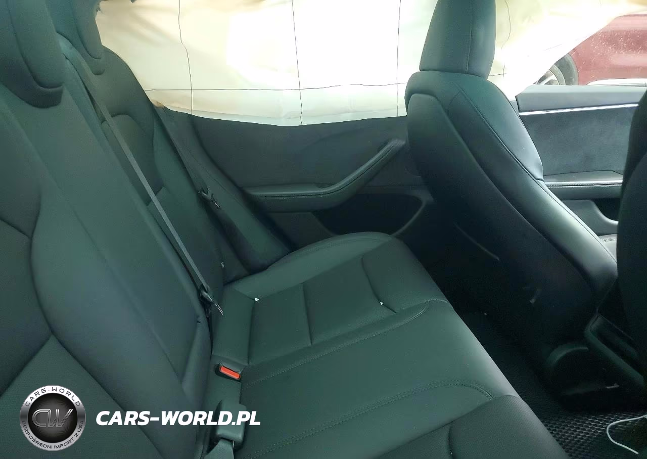 2025 Tesla Model 3 VIN:5YJ3E1EB2SF887121 - 10