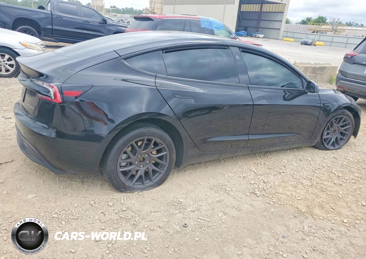 2025 Tesla Model 3 VIN:5YJ3E1EB2SF887121 - 3